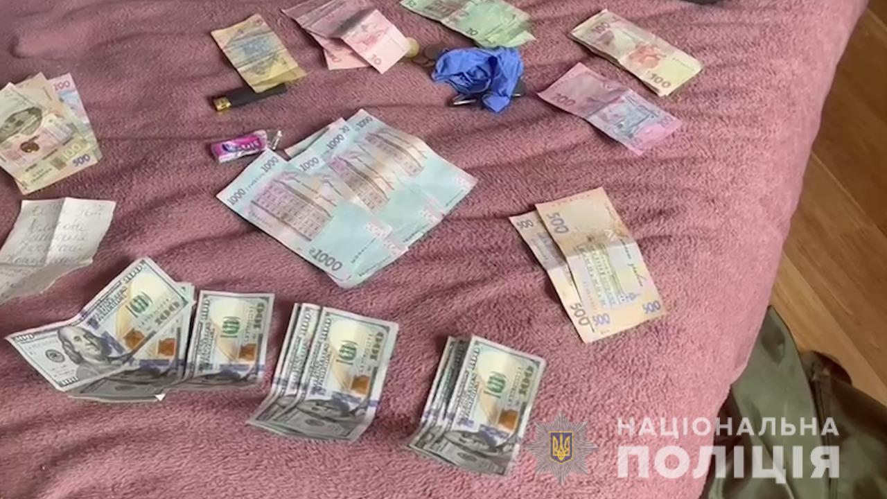 В Одесской области преступники месяцами пытали иностранцев, чтобы получить от них 600 тысяч евро и квартиры. Фото